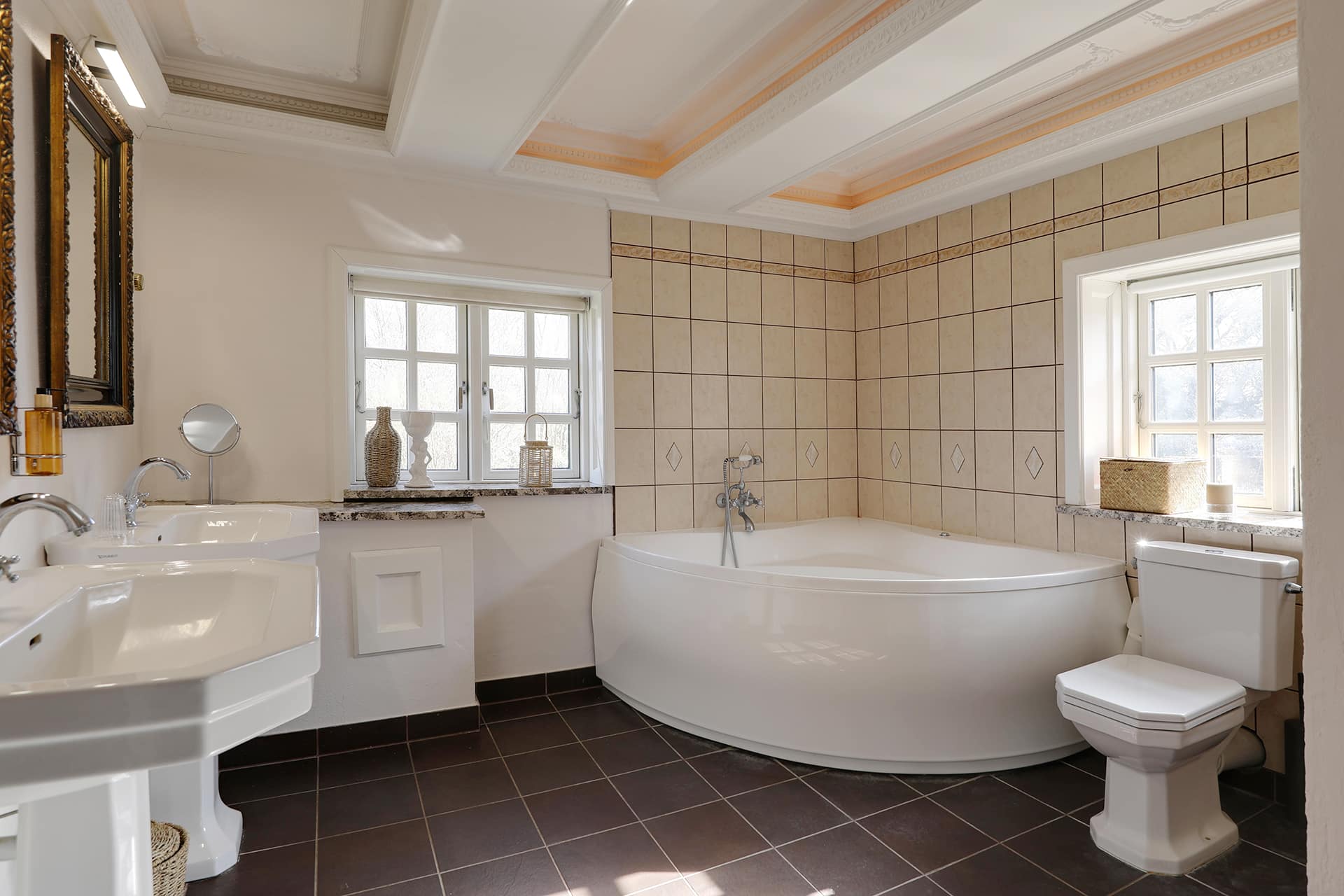 Standard-suite m. jacuzzi på Skrøvelev Gods